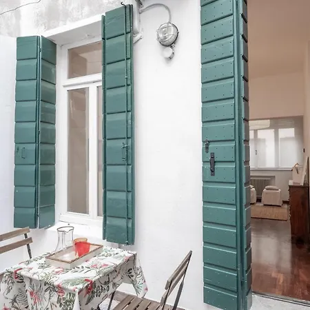 Piazza Delle Erbe Apartment
